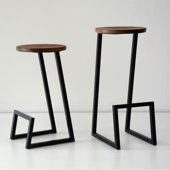 Großhandel B2B Klassisches design Barhocker mit Fußstütze